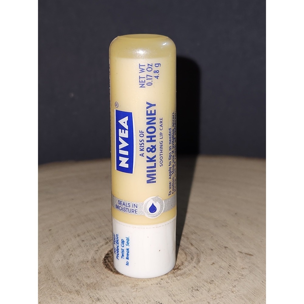 Nivea A Kiss Of Milk & Honey‎ Soothing Lip Care Moisturizer~RARE~Made In Germany
